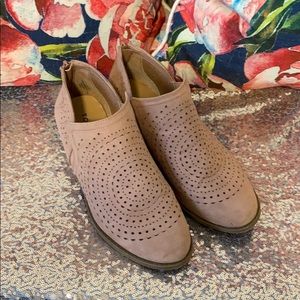 Beige Seude Booties (9W)